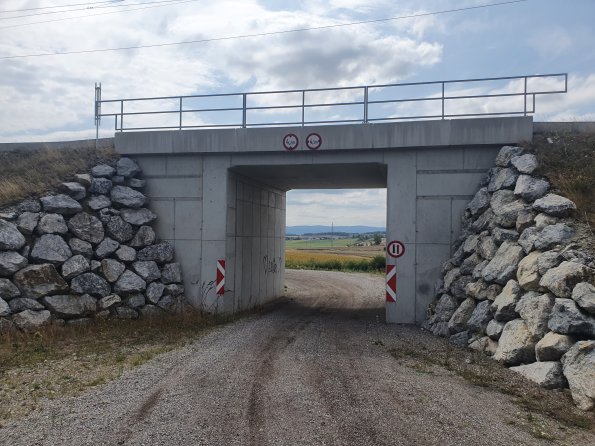 PA_AT_POET_insideunderpassphoto_20220824135923245